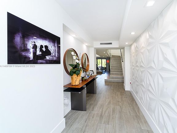4th image of 339 Poinciana Dr #339