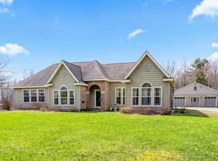 36 Mountain View Ln, Readfield, ME 04355