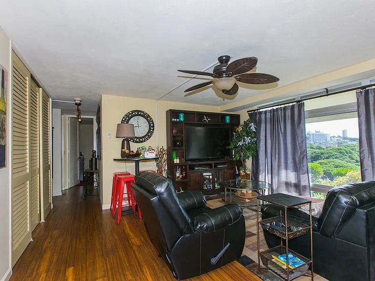 1511 Nuuanu Ave #639 — Photo 19
