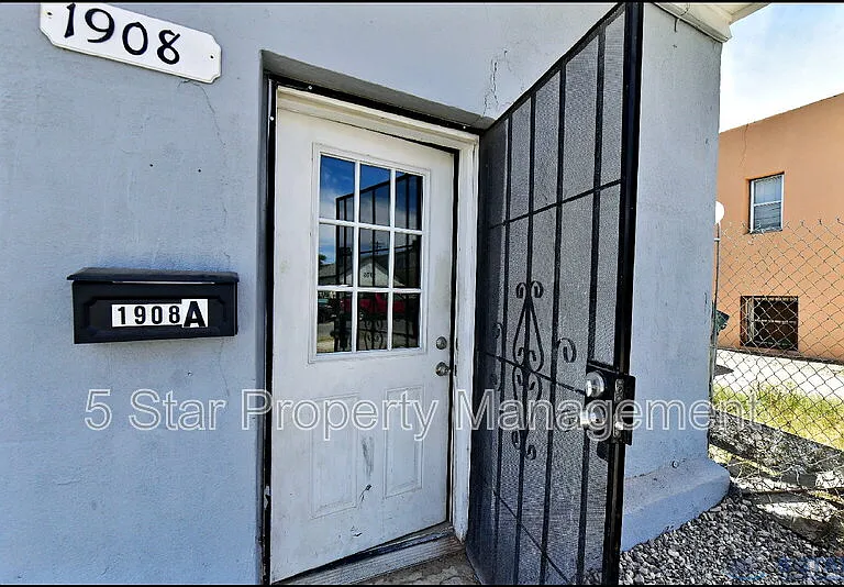 1908A Olive Ave — Photo 5
