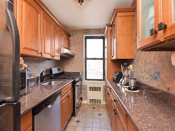 4th image of 6530 108th St APT 4E