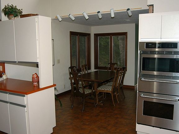 Kitchen - View Toward Breakfast Area