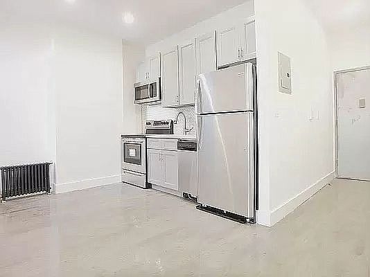 1st image of 53-23 Roosevelt Ave #3R