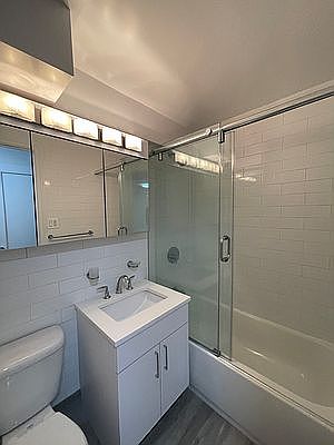 4th image of 405 E 56th St APT 8N