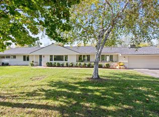 11 E Pleasant Lake Rd, North Oaks, MN 55127