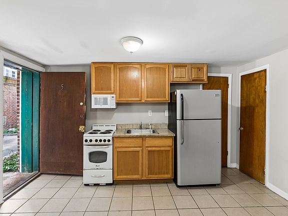 2nd image of 3416 Spring Garden St #3A