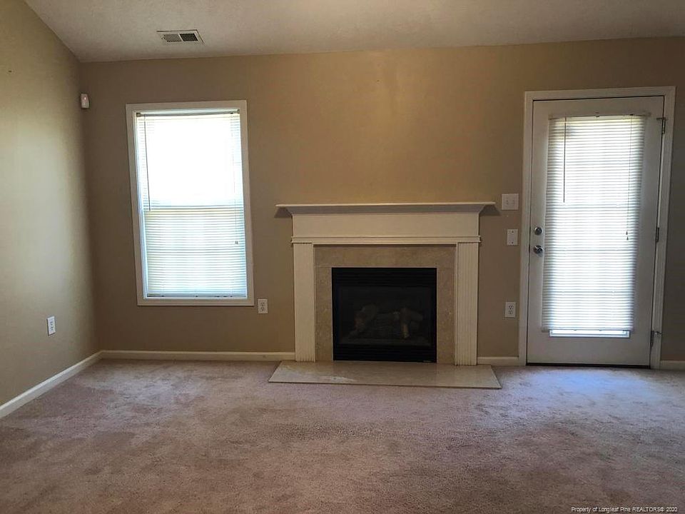 2nd image of 1424 Grundy Pl
