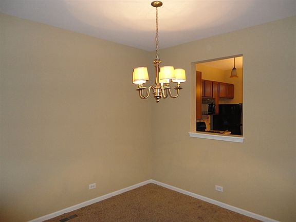 3rd image of 917 Summit Creek Dr