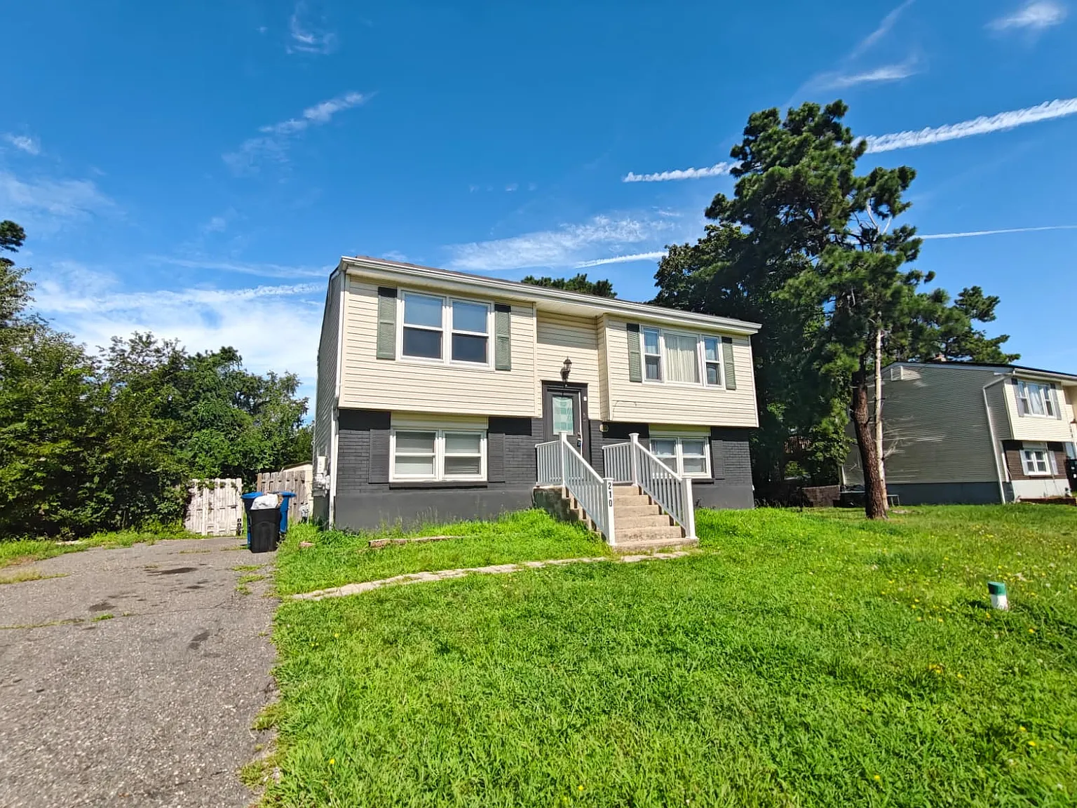 Charming 4-Bedroom Bi-Level Retreat in Browns Mills, NJ — Photo 2