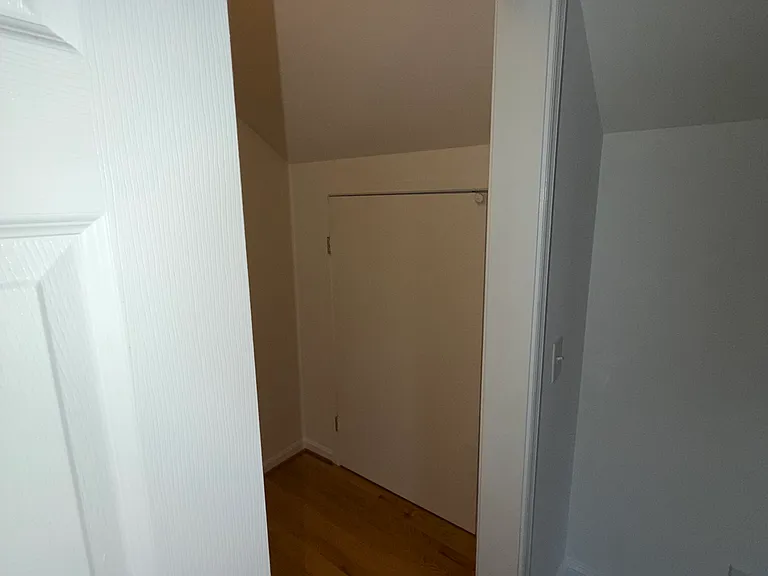 220 Gross Ave — Photo 57