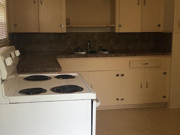 3rd image of 412 Vine St
