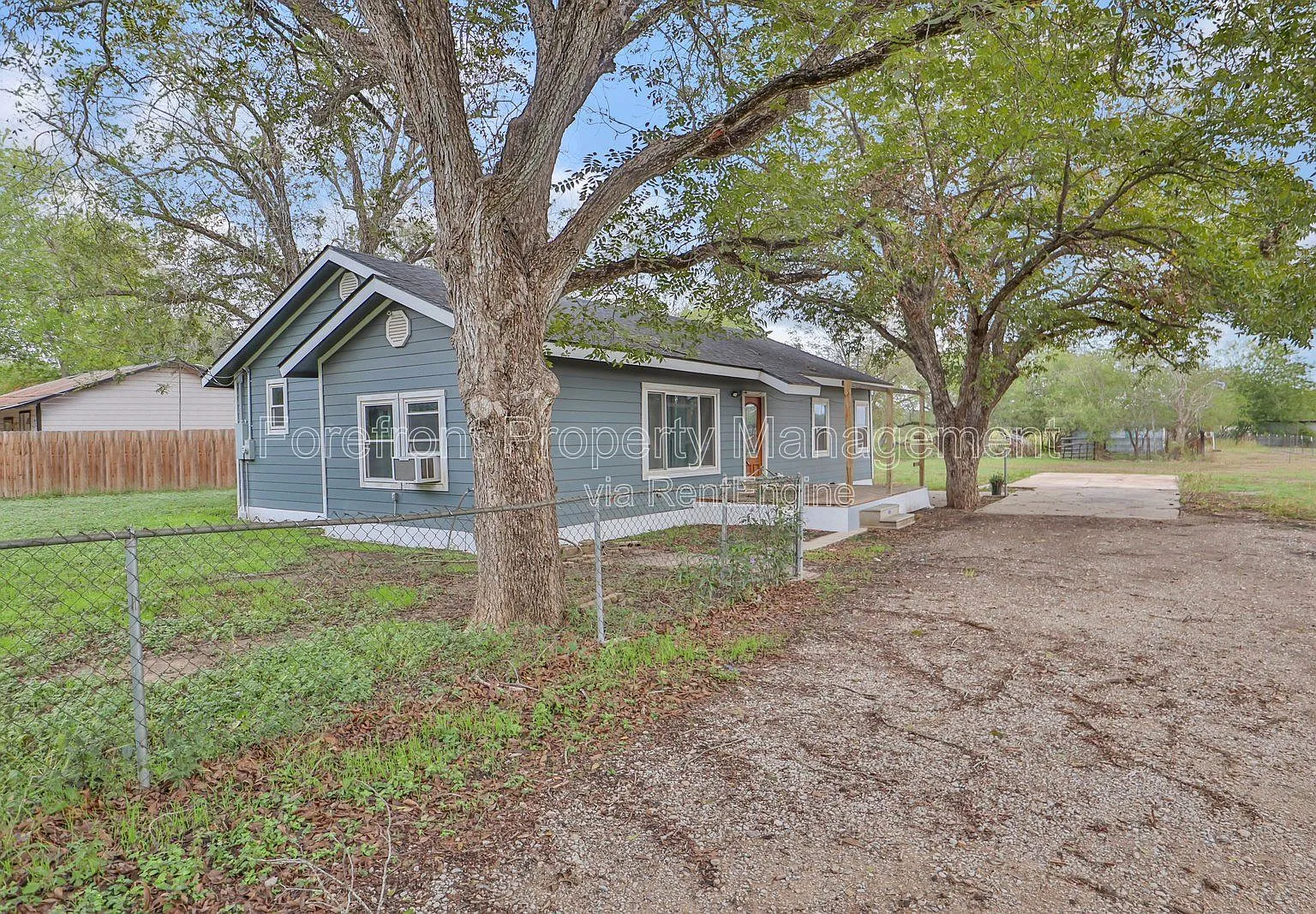 2 bed, 2.0 bath, 1316 sqft, $1,400 — Photo 2