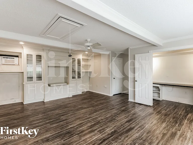 1008 Micarta Dr — Photo 9