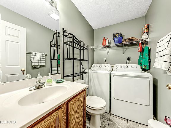 4th image of 4732 Scepter Way