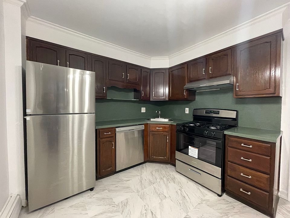 1st image of 85 Bogart Ave Floor 2