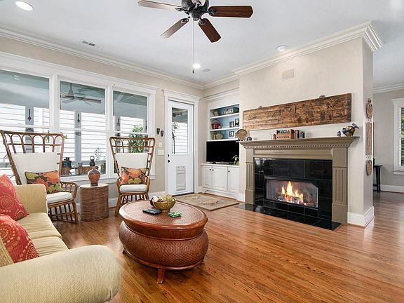 3rd image of 678 Heritage Park Ln