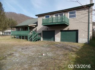 4456 Coal River Rd, Arnett, WV 25007