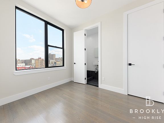 3rd image of 90 Manhattan Ave #3