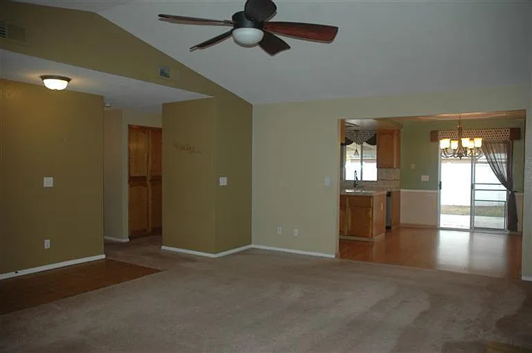 3 bed, 1454 sqft, $2,400 — Photo 3