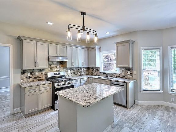 2nd image of 2520 Potomac View Ct
