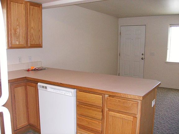 3rd image of 1212 W Columbia Ave APT B