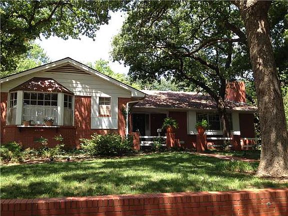2nd image of 2909 N Moulton Dr