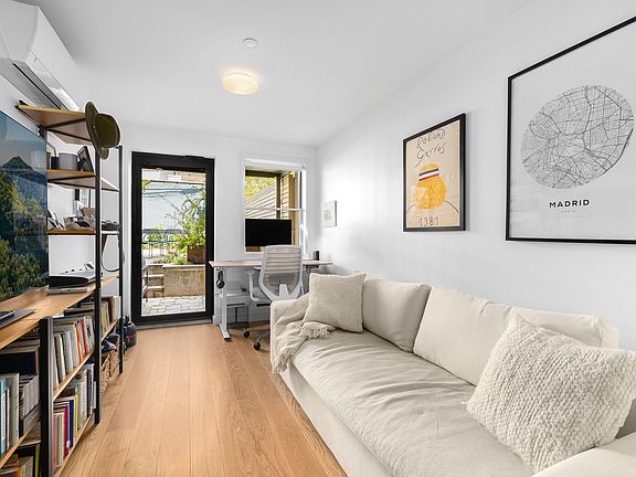 5th image of 43 Park Pl APT 1
