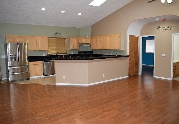 3rd image of 16-2148 Kuhio Dr