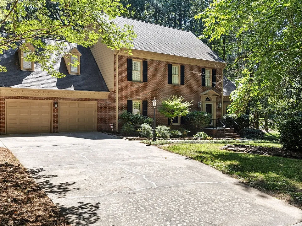 5008 Wood Valley Dr