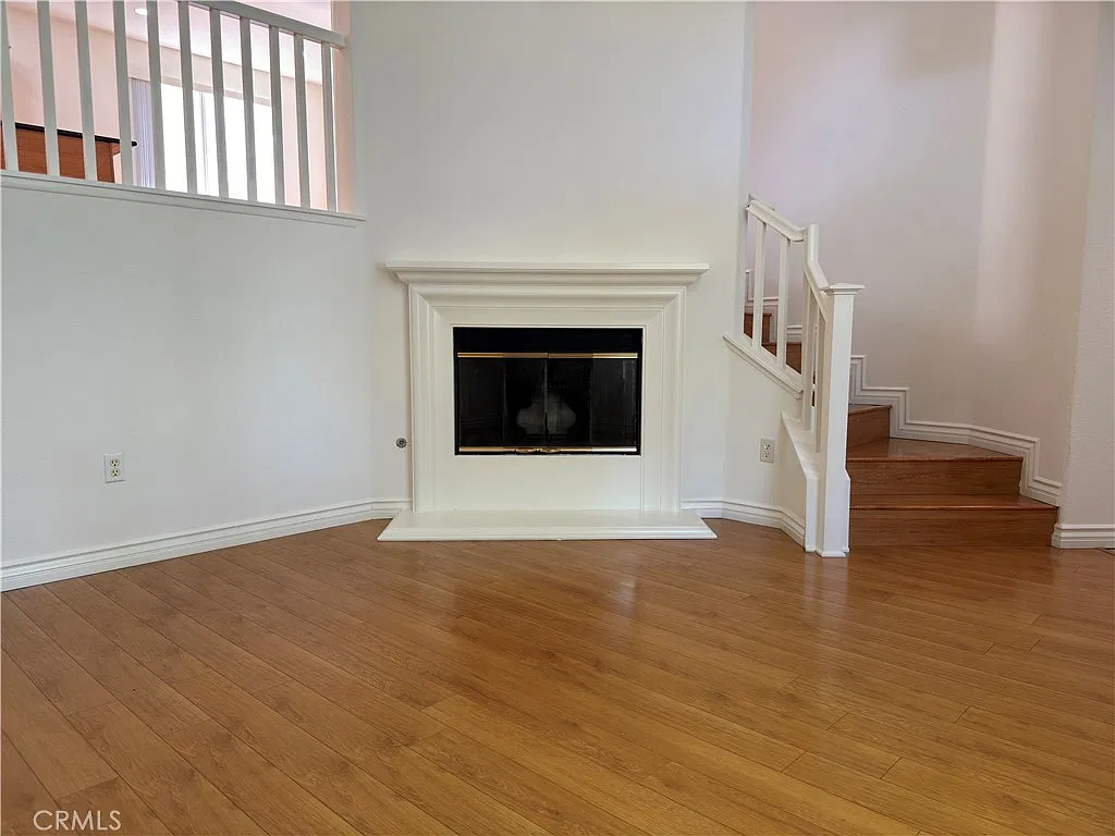 3 bed, 2.5 bath, 1502 sqft, $4,100 — Photo 2