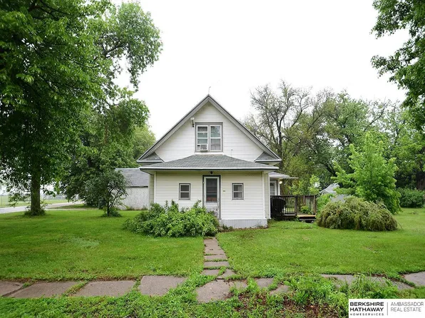 214 E Oak St, Dwight, NE 68635