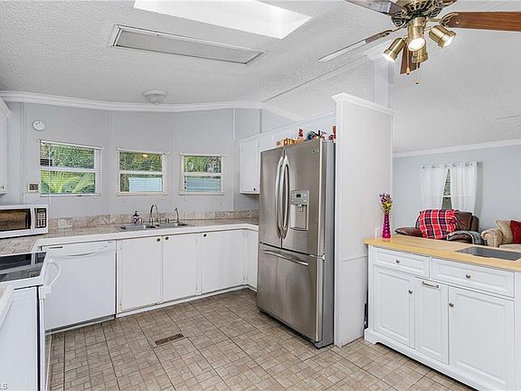 5th image of 2373 Payne Ln