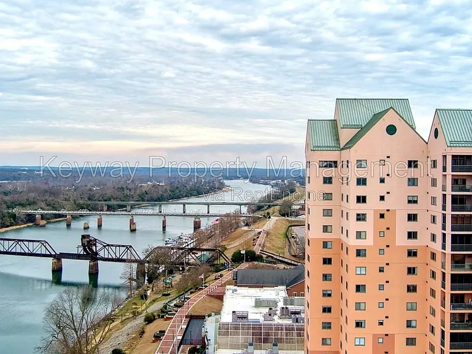 1 7th St #1402