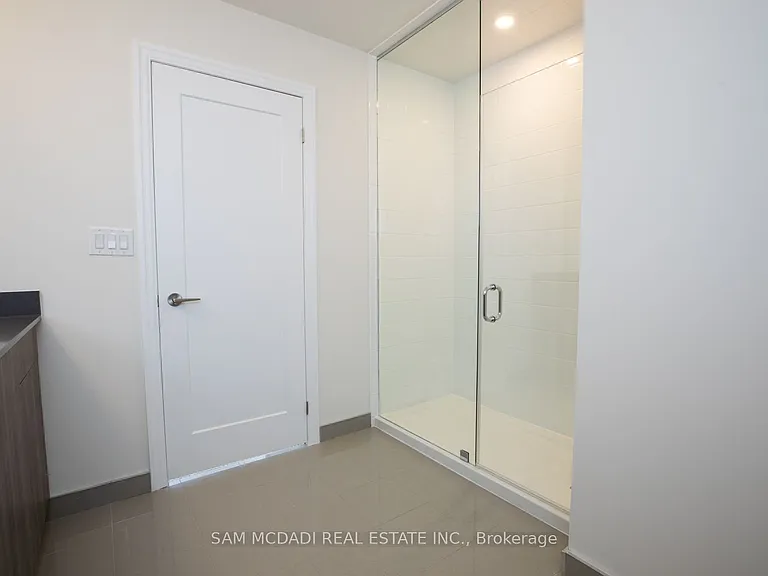 1180 Cawthra Rd #102 — Photo 11