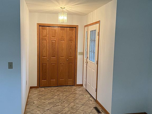 4th image of 1029 Mayberry Ln