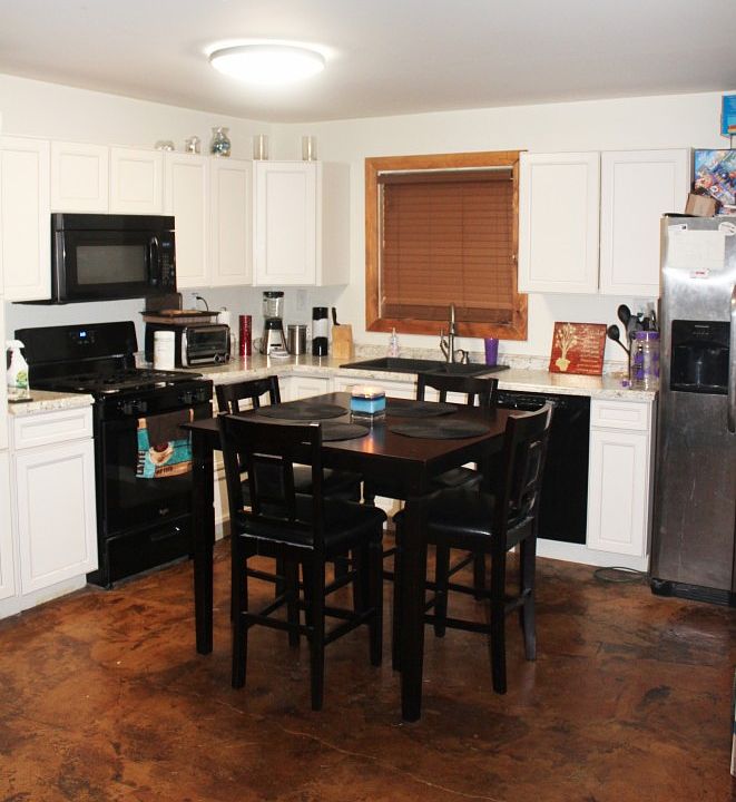 2nd image of 102 Traylor St