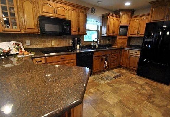 5th image of 803 Karen Dr