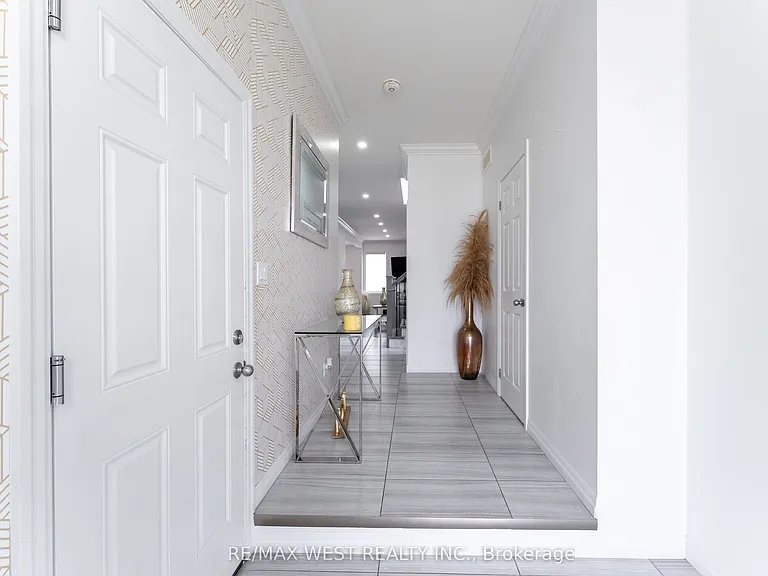 301 Freure Dr — Photo 3
