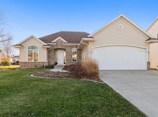 3014 Roxboro Dr, Ames, IA 50010