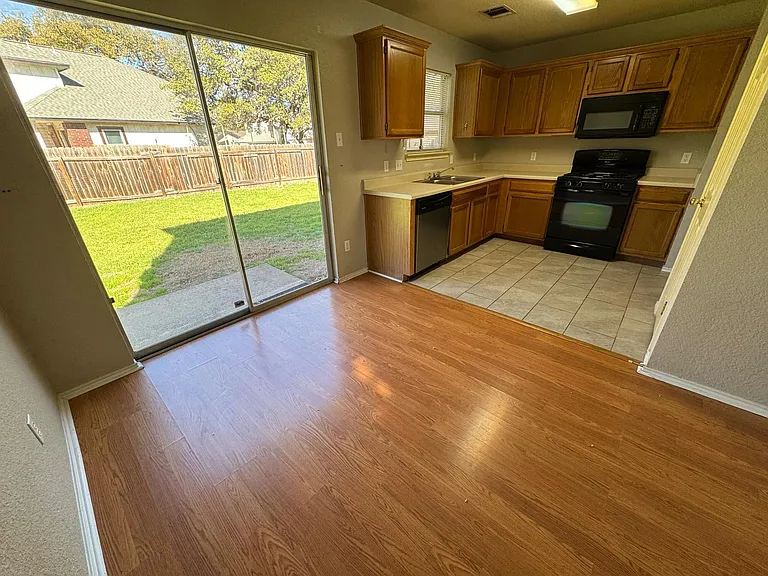 8901 Vigen Cir — Photo 7
