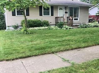 2312 N Circle Dr, Ann Arbor, MI