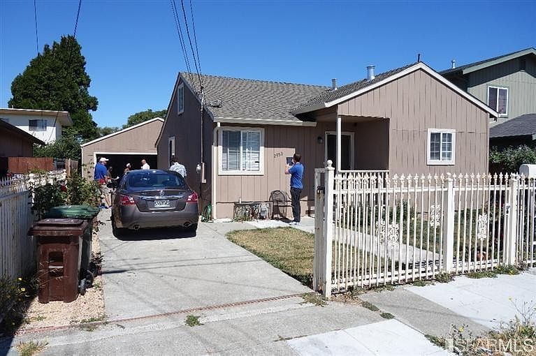 1st image of 2953 12th St