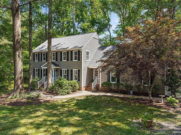 3rd image of 8260 Spicewood Cir
