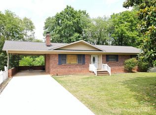 2131 14th Avenue Dr NE, Hickory, NC 28601