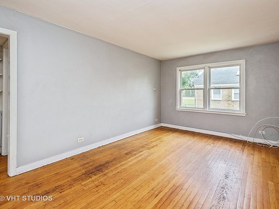 3rd image of 7411 N Wolcott Ave