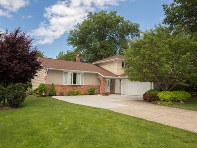 674 Davidson Dr, Highland Heights, OH, 44143