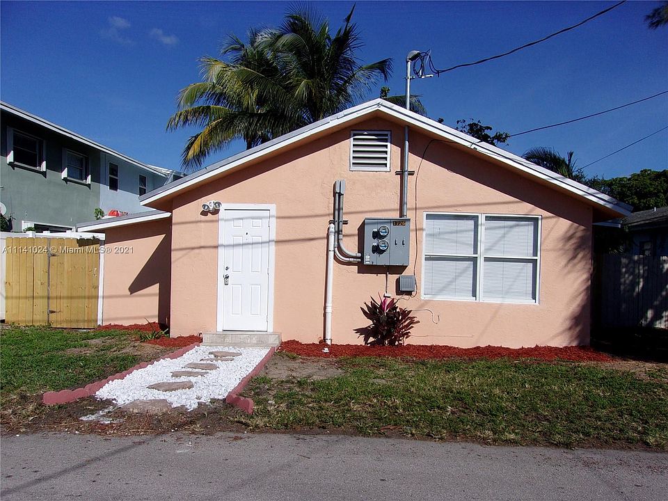 1st image of 1726 Roosevelt St #3