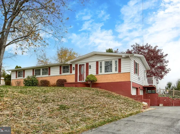 201 Cranes Gap Rd, Carlisle, PA 17013