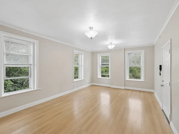 20 Eden St, Worcester, MA