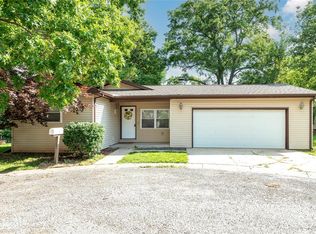 13 Saddlewood Ln, Glen Carbon, IL 62034